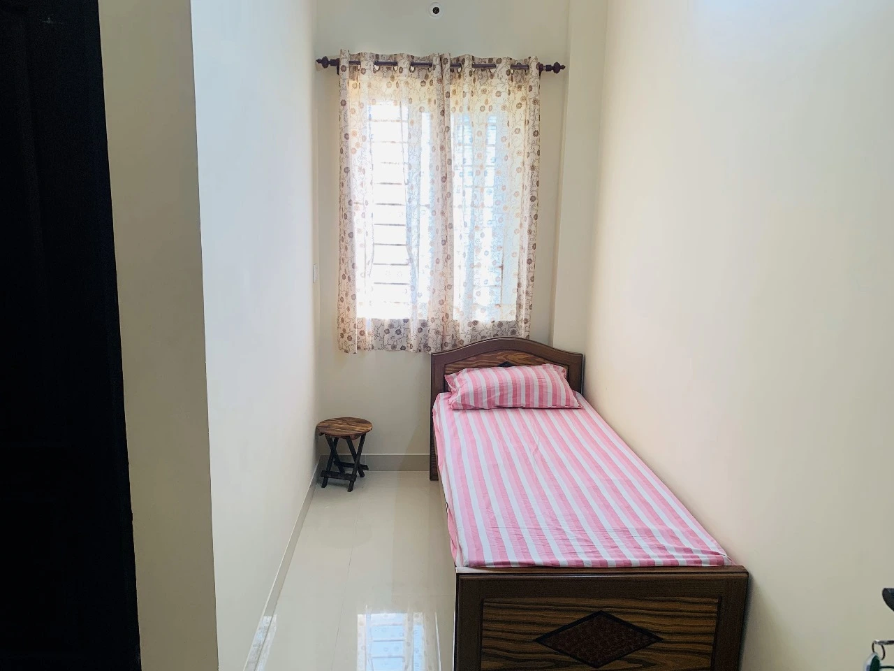 Ladies PG With Neat Single Occupancy Room